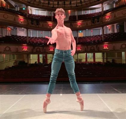 Do Male Ballet Dancers Wear Pointe Shoes: A Detailed Exploration of Dance Etiquette and Tradition