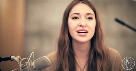 lauren daigle how great thou art why does her music resonate with so many people